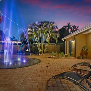 Coastal W Amazing Courtyard - Splash Pad! Holiday home Sarasota